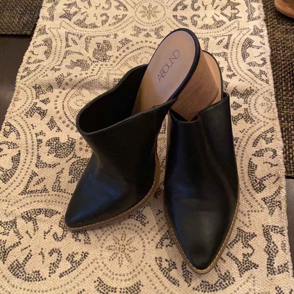 Brand new leather slip-on mules